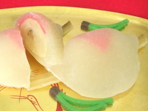 正月の和菓子 上生菓子「花びら餅」